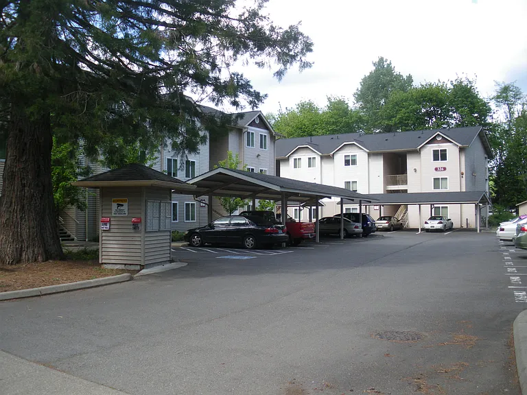 326 Park St — Photo 1