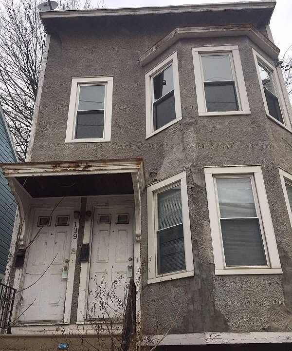 1st image of 139 Dana Ave