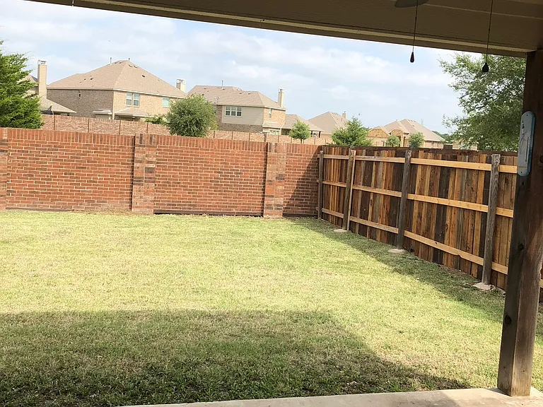 1501 Applegate Way — Photo 30