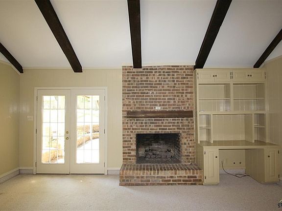 4th image of 1207 Lancashire Dr
