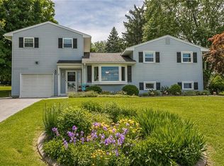 5 Hillcrest Dr, Bloomfield, NY 14469
