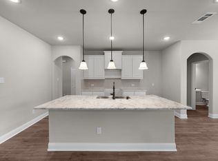 323 Coronation Dr, Red Oak, TX