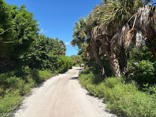 4471 Smugglers Dr, Upper Captiva, FL 33924