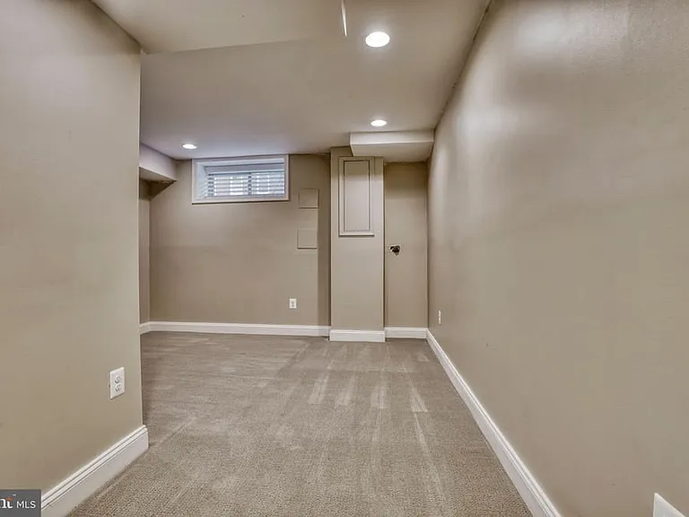 3810 Foster Ave — Photo 29