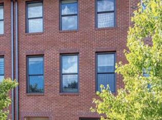 1106 S Edgewood St, Arlington, VA 22204