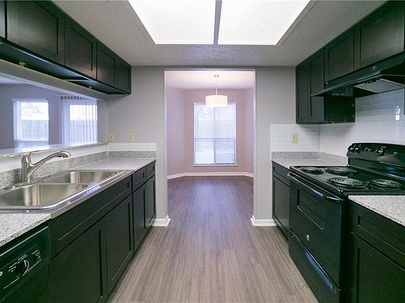3rd image of 2612 Gwendolyn Ln APT B