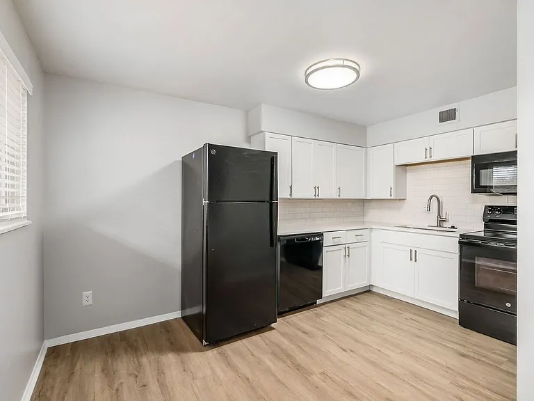 611 Riverview Dr #K — Photo 11