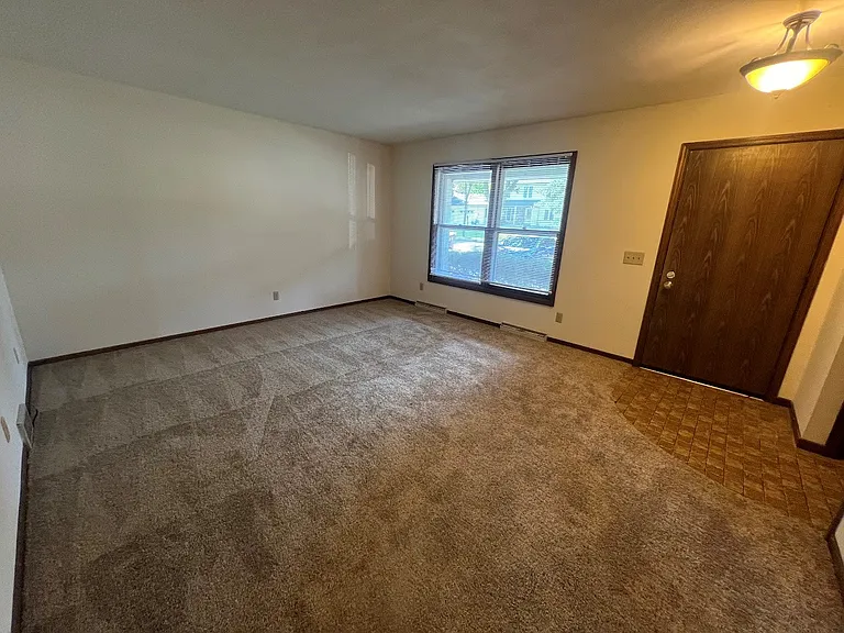 5306 Manitowoc Pkwy — Photo 14