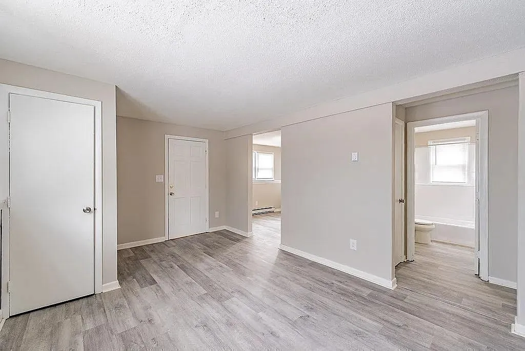 2 bed, 864 sqft, $1,700 — Photo 4