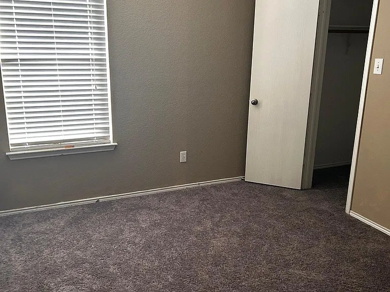 704 Gull Cir — Photo 11