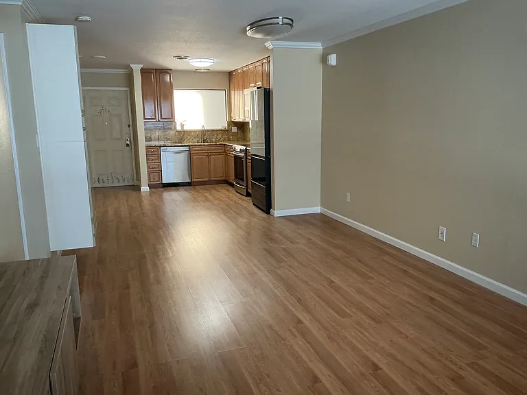 1461 Broadway #202 — Photo 17