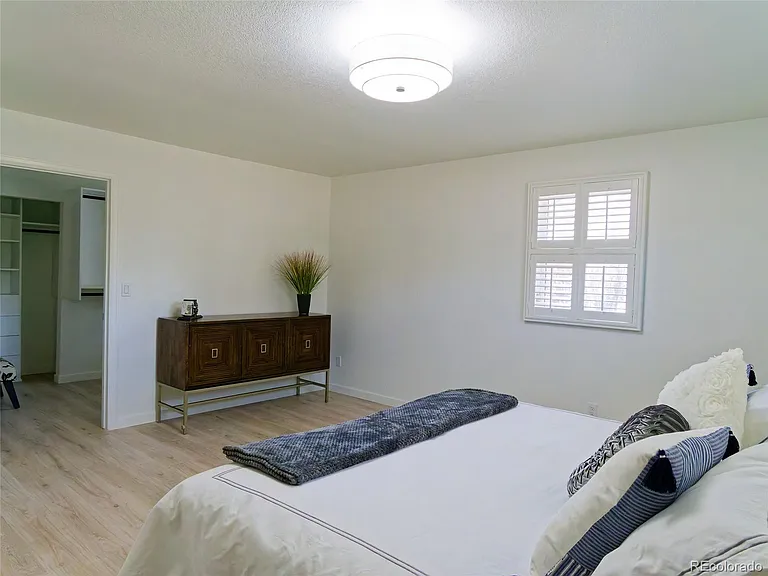 5927 S Yates Ct — Photo 12
