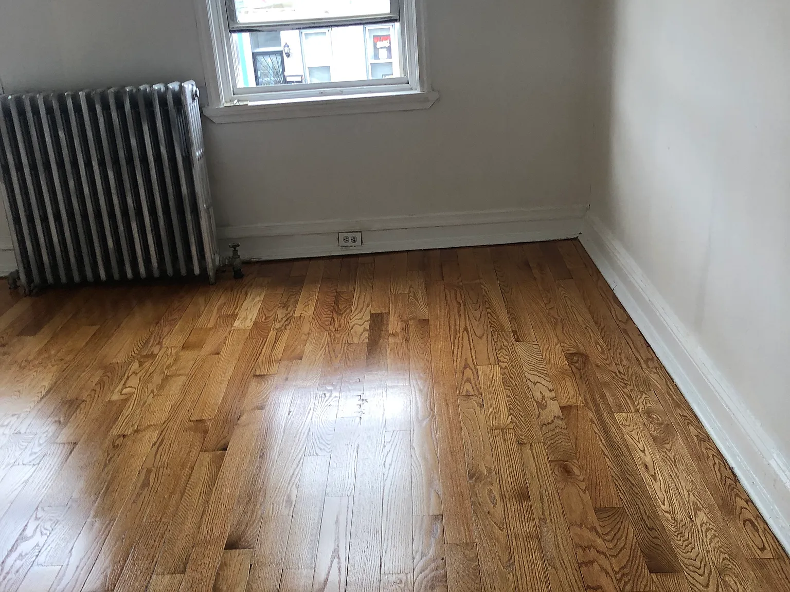 2 bed, 400 sqft, $1,400 — Photo 3