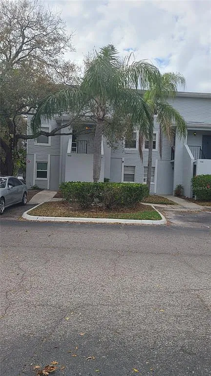2 bed, 1.5 bath, 864 sqft, $1,600 — Photo 1