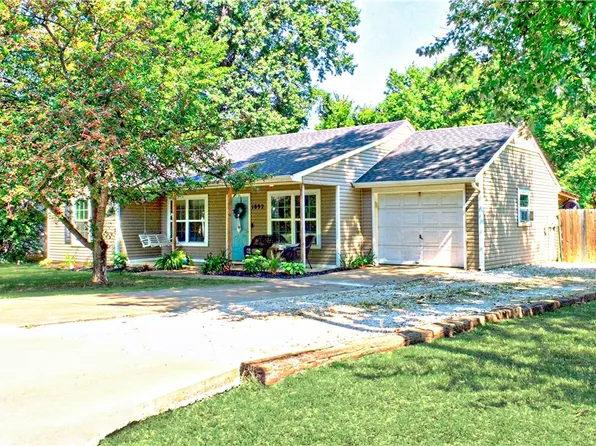 1892 W Holly St, Fayetteville, AR 72703