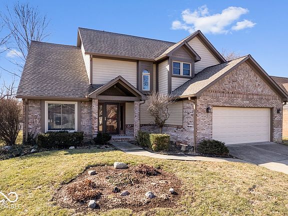 2nd image of 207 Huddleston Dr S