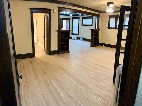 4th image of 3825 Pillsbury Ave #2