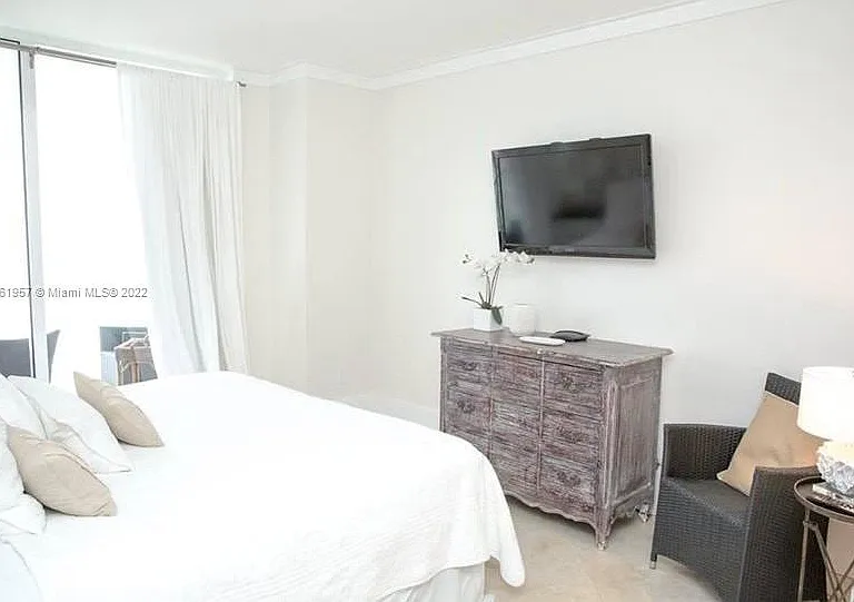 6365 Collins Ave #2409 — Photo 7