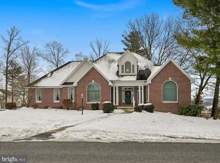 703 Centerfield Dr, Pottsville, PA 17901