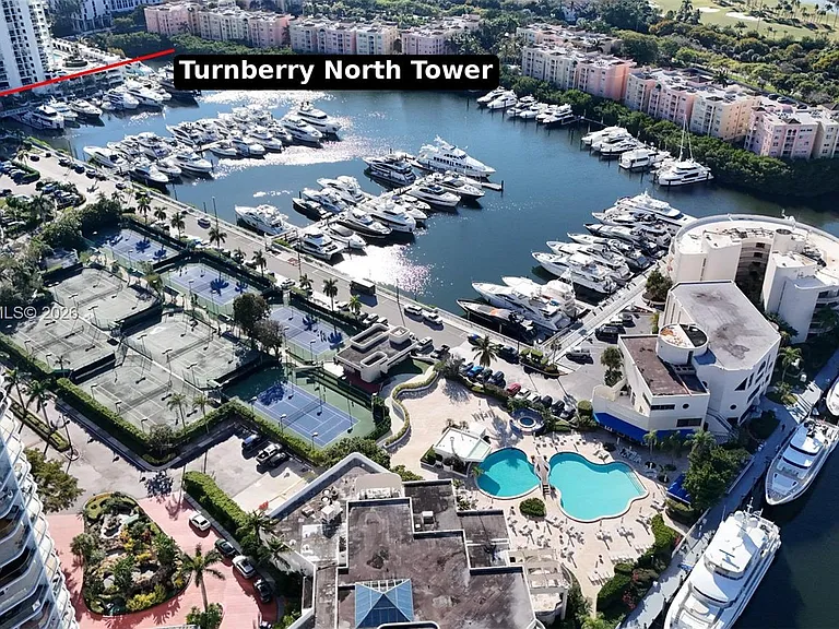 19707 Turnberry Way #20G — Photo 20
