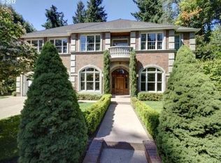 1099 Troon Rd, Lake Oswego, OR 97034