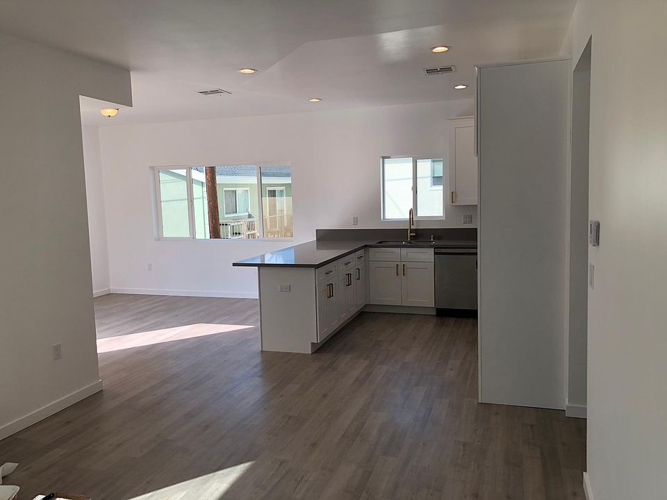 1st image of 729 E Tujunga Ave