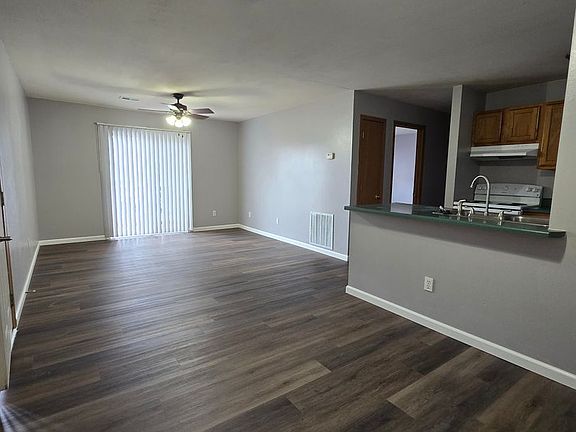 4th image of 201-215 Hyler Dr #215-13
