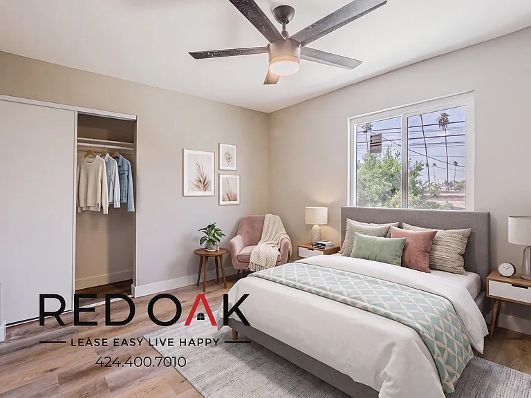 921 W 82nd St #27 — Photo 1