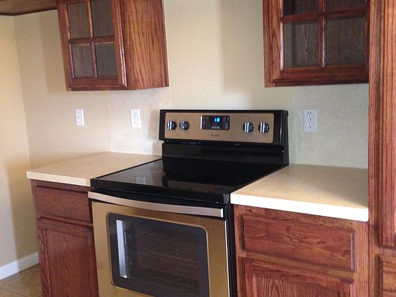Microwave has been installed since this pic