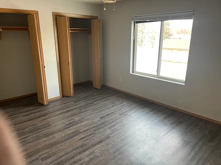 500 W Acres Dr #7 — Photo 3