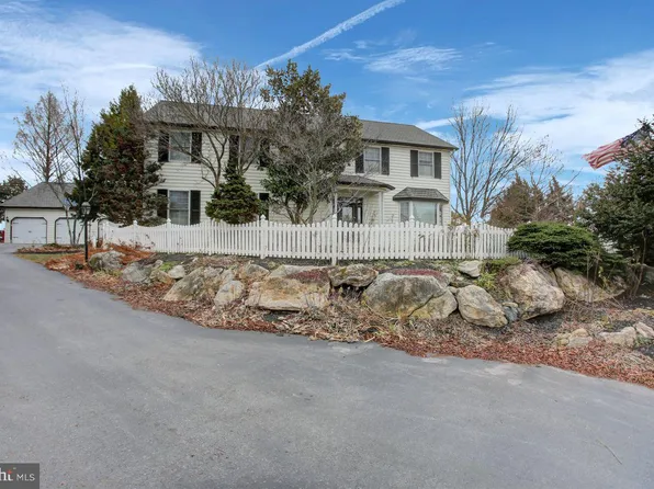 347 Leedy Way E, Chambersburg, PA 17202