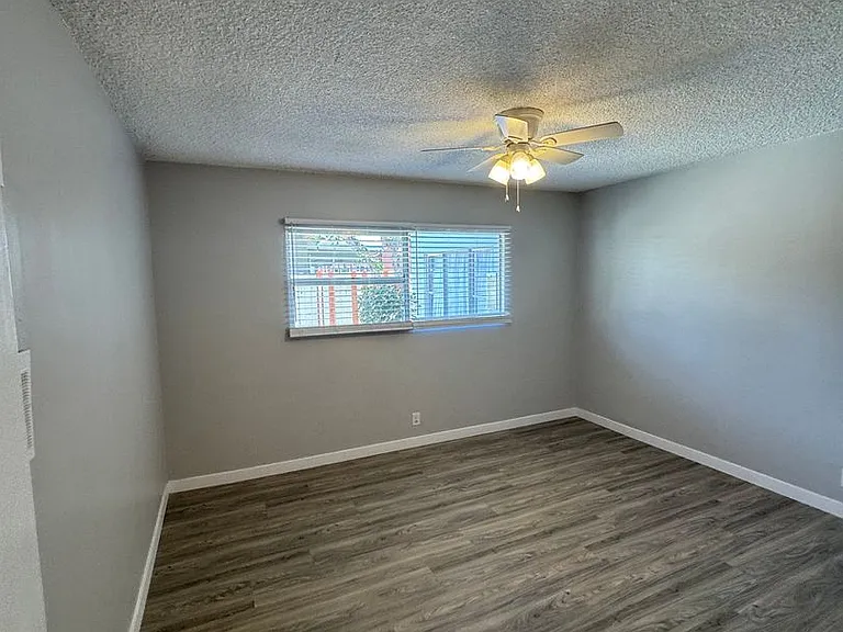 1134 Raymond Ave — Photo 11