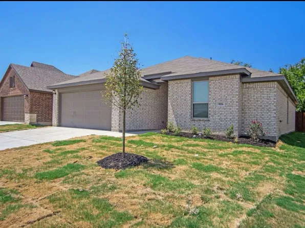 9816 Mescalbean Blvd, Crowley, TX 76036