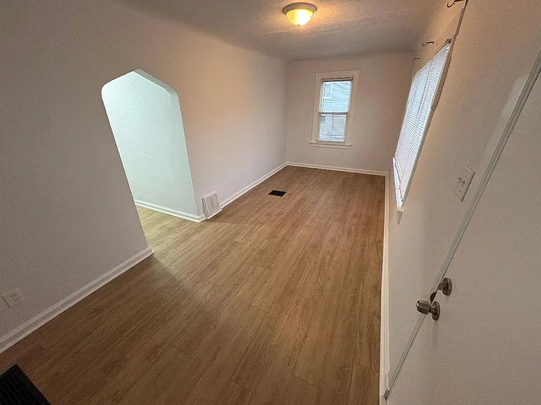 11038 Gertrude Ave — Photo 3