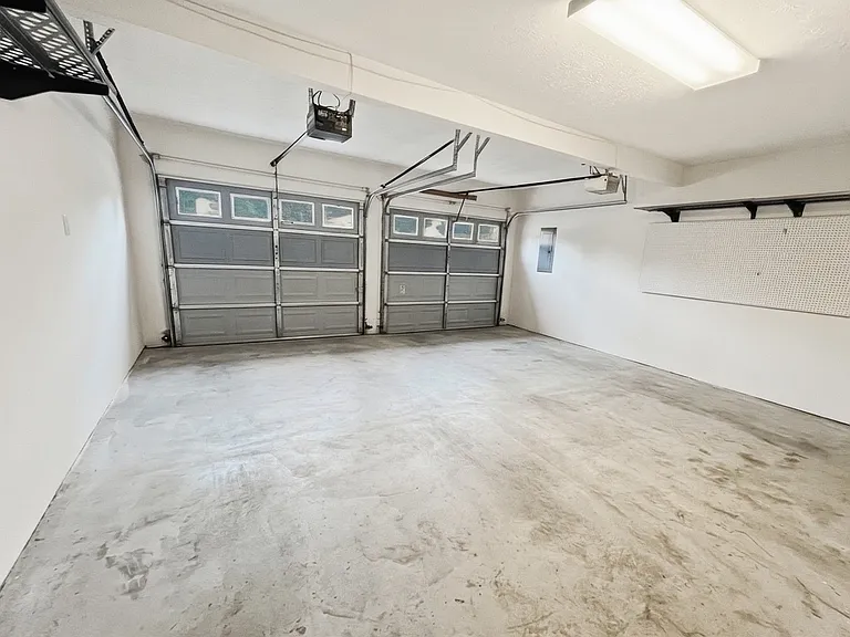 204 Hillcrest Rdg — Photo 17