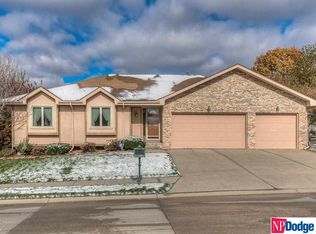 5282 Southern Manor Dr, Omaha, NE 68117