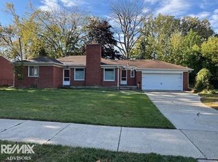 20696 Huntington Ave, Harper Woods, MI 48225