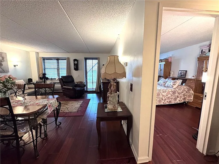 7914 Rockaway Beach Blvd #3L — Photo 6
