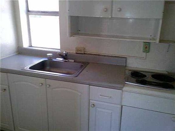 2nd image of 712 3rd Ave N