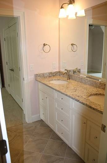 Upstairs shared bath