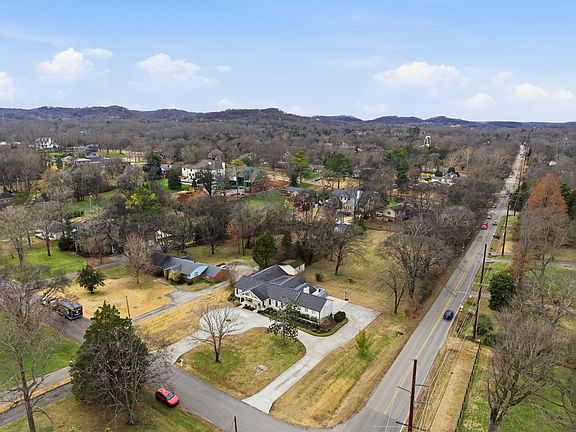 3rd image of 745 Vosswood Dr