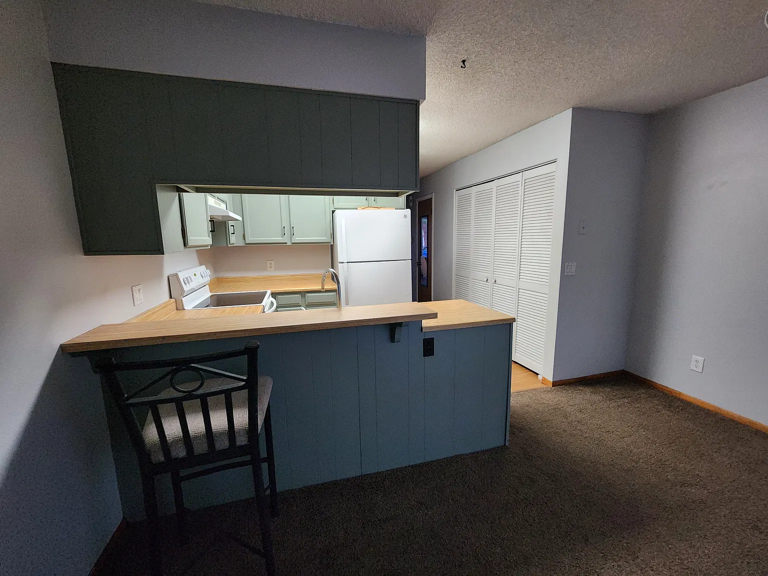 2 bed, 1036 sqft, $2,250 — Photo 2