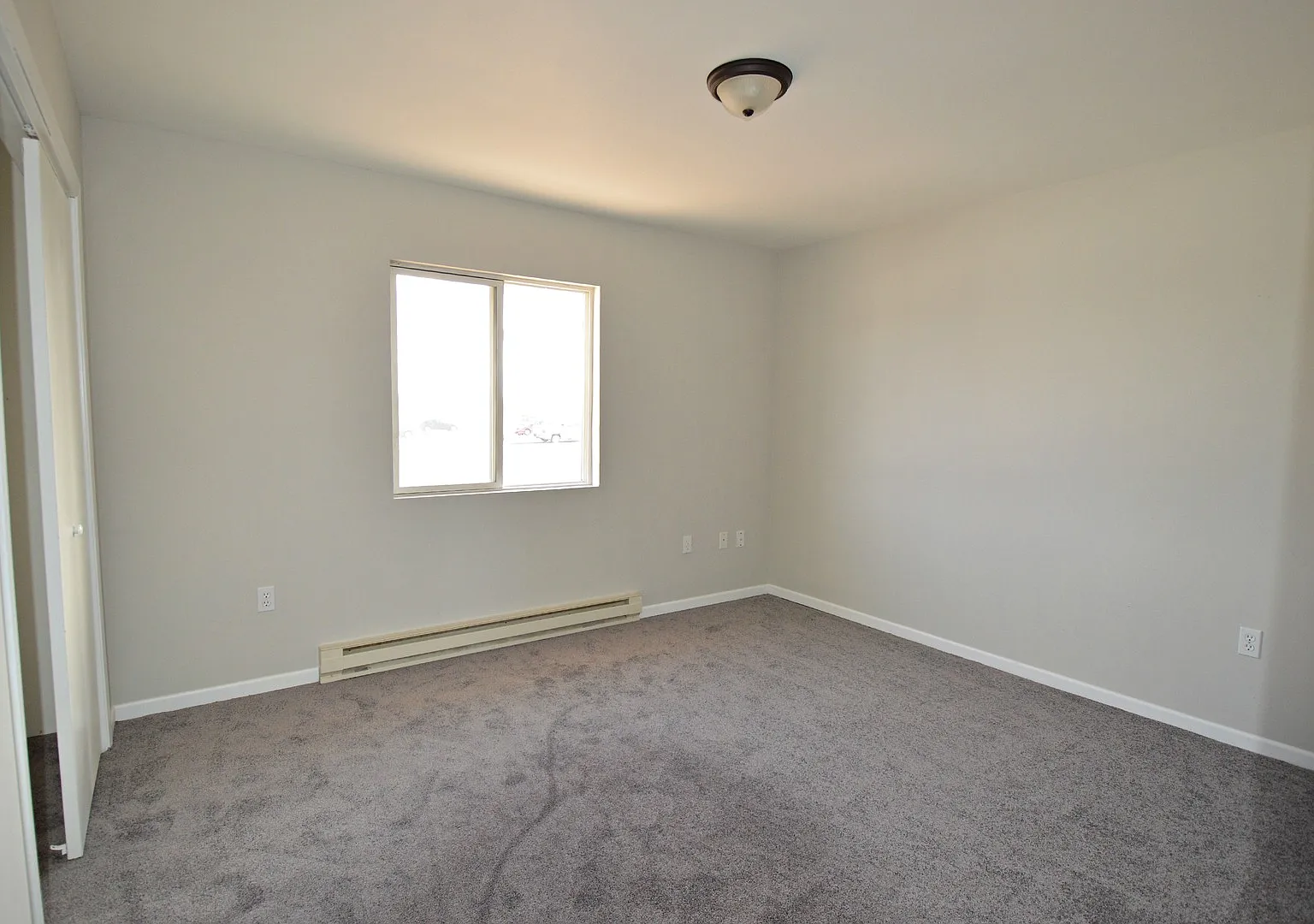 219 Applewood — Photo 3