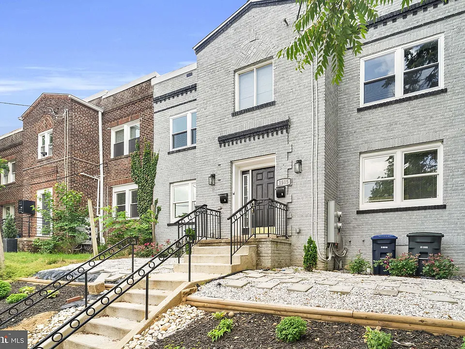 1505 W St SE #1