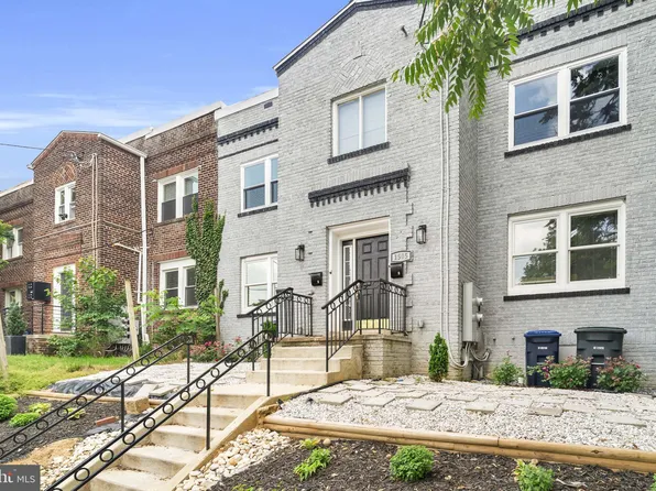 1505 W St SE APT 1, Washington, DC 20020