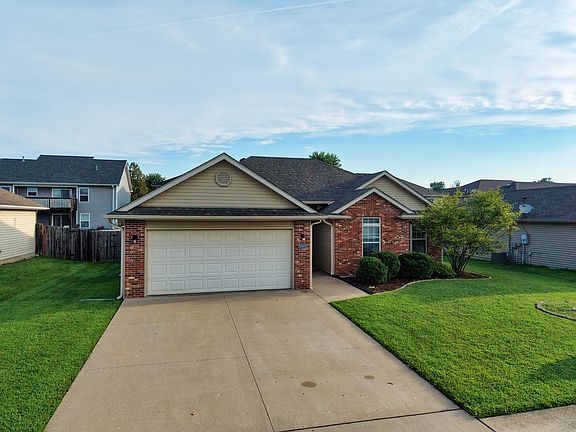 3rd image of 5805 Mahon Dr