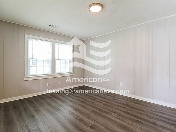 923080_002_living_room_13911544.jpg