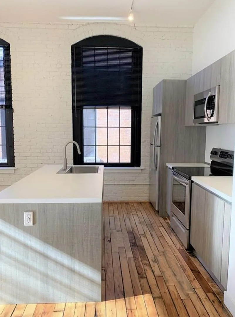 Building Photo - 44 Warren St #206