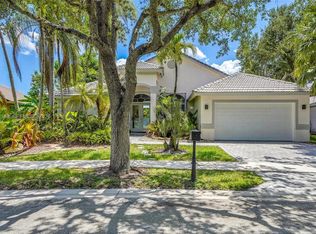 3038 Lakewood Dr, Weston, FL 33332