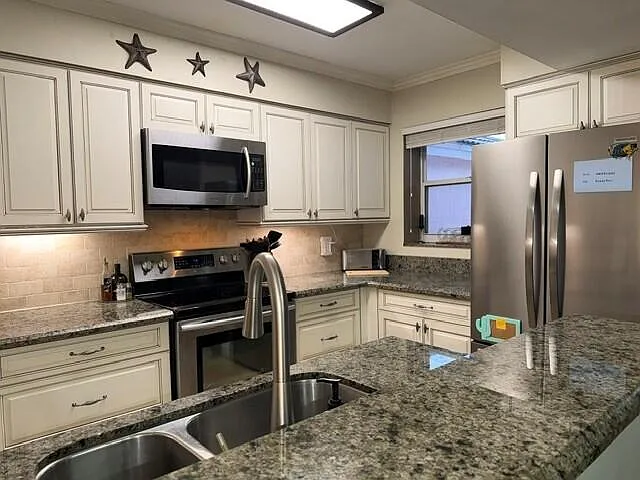 4408 Fairway Dr N — Photo 12